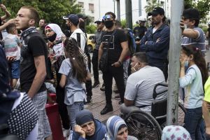 آلاف الفلسطينيين يتواجدون بينهم.. احتجاج للاجئين باليونان مهددين بالتشرد