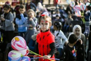 الرسم على وجوه الأطفال في غزة.. وسيلة لتعزيز التمسك بحق العودة