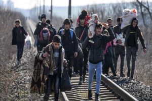 Palestinian Refugees Distressed as Greece Orders Asylum Seekers to Evacuate Migrant Shelters