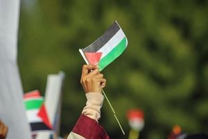 رغم اعترافها بانتهاك حقوق الفلسطينيين.. مركز العودة يجدد مطالبة بريطانيا بالاعتذار عن وعد بلفور