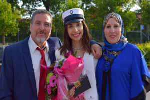طالبة فلسطينية تنال المركز الأول في شهادة الثانوية العامة بالدنمارك