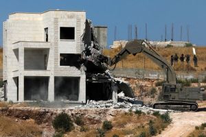 الاحتلال الإسرائيلي يهجّر 14 فلسطينيا بعد هدم ومصادرة 21 مبنى في أسبوعين