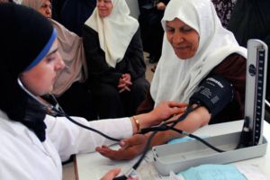 بلدية أردنية توصل أدوية عيادة الأونروا للمرضى بمناطقها