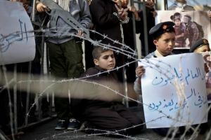 فرحة عيد الفطر تغيب عن عائلات الفلسطينيين في السجون السورية