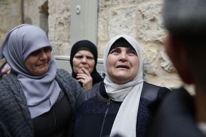 الاحتلال يجبر عائلة فلسطينية على مغادرة أرضها تحت تهديد السلاح