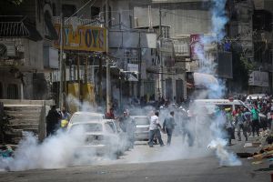 8 إصابات بالرصاص خلال اقتحام الاحتلال مخيمي قلنديا والدهيشة