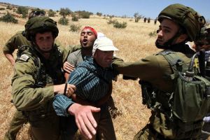 ألكسو: ترحيل إسرائيل بعض أو كل سكان الأراضي المحتلة بمثابة جرائم حرب