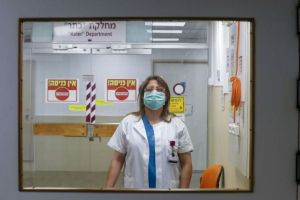 طبيبة فلسطينية تقود معركة مكافحة كورونا في أحد مستشفيات حيفا