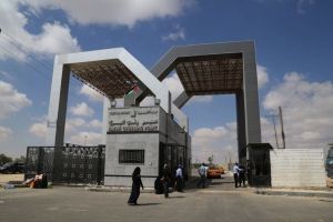 السفارة الفلسطينية في مصر تخصص نماذج للراغبين بالعودة إلى غزة