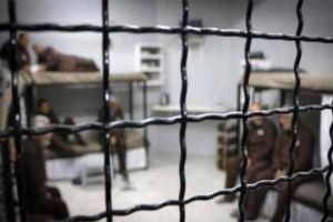 مظاهر العيد وفرحته تغيب عن ذويي المعتقلين في السجون السورية