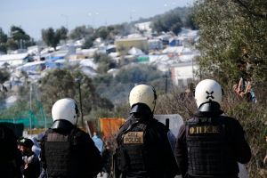 حرس الحدود اليوناني يوقع إصابات بليغة بمهاجرين فلسطينيين