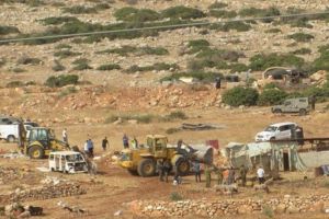 Israel Tears down 2 Palestinian Houses in AlKhalil