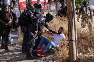 Israeli Police Attack Palestinians Protesting against Forcible Expulsion of Families in Sheikh Jarrah