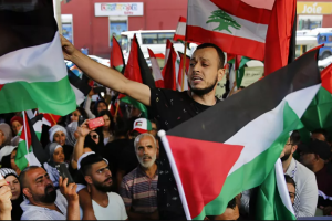 تظاهرات في مخيمات لبنان نصرة للأسرى الفلسطينيين