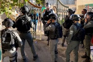 قوات الاحتلال تقمع فلسطينيين بفعالية ضد التهجير بالقدس