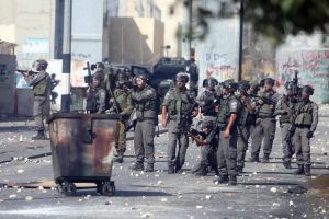 جيش الاحتلال يصيب 3 لاجئين في مخيم الدهيشة بالضفة الغربية