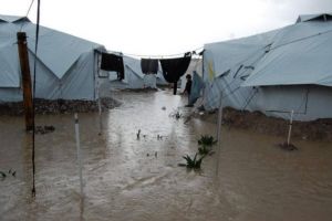 Palestinian Refugees Panic-Stricken as Heavy Storm Hits Greek Migrant Camp