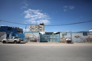 إغلاق مراكز تابعة للأونروا بغزة رفضا لتعديل آلية صرف مساعداتها