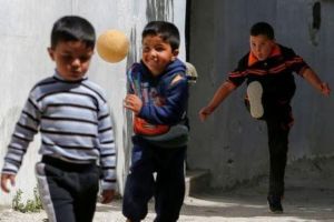 لاجئون فلسطينيون يرحبون بقرار الولايات المتحدة استئناف تقديم المساعدات