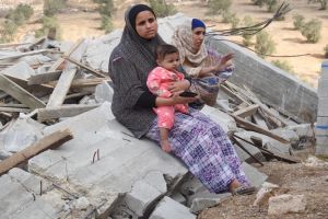Palestinian Family Left without Roof Over Their Head as Israeli Forces Demolish Hebron House