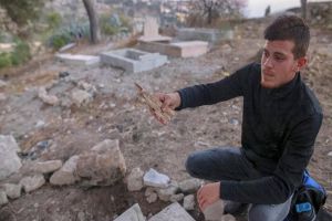 Israeli Bulldozer Destroys Palestinian Tombs in East Jerusalem Graveyard