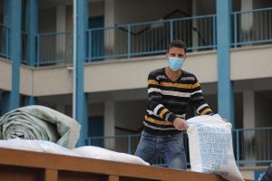UNRWA Transfers Cash Aid to Palestinian Refugees in Jordan