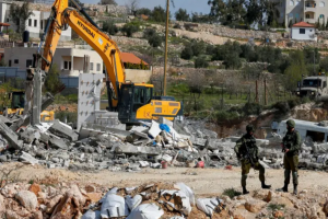 Israeli Municipality Forces Palestinian to Demolish His Own House in Jerusalem