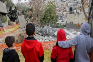 Palestinian Wife and Her 8 Children Homeless as Israel Forces Family to Self-Demolish Their Home