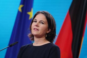 وزيرة خارجية ألمانيا تتفقد مخيم الطالبية للاجئيين الفلسطينيين في الأردن