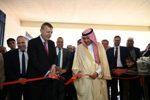 افتتاح مركز صحي لخدمة 300 ألف لاجئ فلسطيني في الأردن