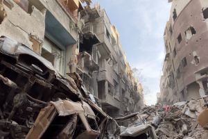 Civilians’ Life Jeopardized by Building Collapse Risk in Yarmouk Camp