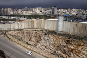 HRW: Israel’s Separation Barrier Contributes to Israel’s Crimes against Humanity of Apartheid and Persecution against Palestinians