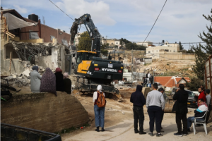Israeli Municipality Orders Demolition of 3 Commercial Facilities in Jabal Al-Mukabbir