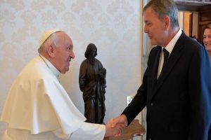 UNRWA Commissioner-General Calls for Support of Palestine Refugees in Audience With Pope Francis