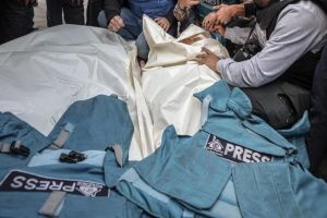 UK Journalists Hold Vigil Outside Downing Street for Gaza Media Workers Killed in Israeli Strikes