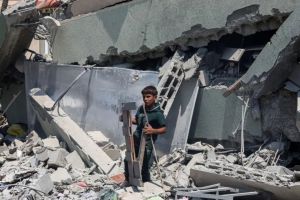 HRW: Israeli Strikes on Gaza Schools Sheltering Displaced Families Horrendous Slaughter