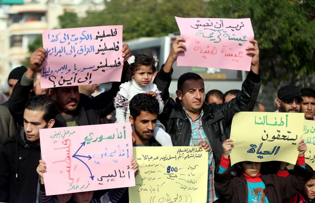 فلسطينيو سوريا يواجهون ضغوطاً مالية مع اقتراب العام الدراسي
