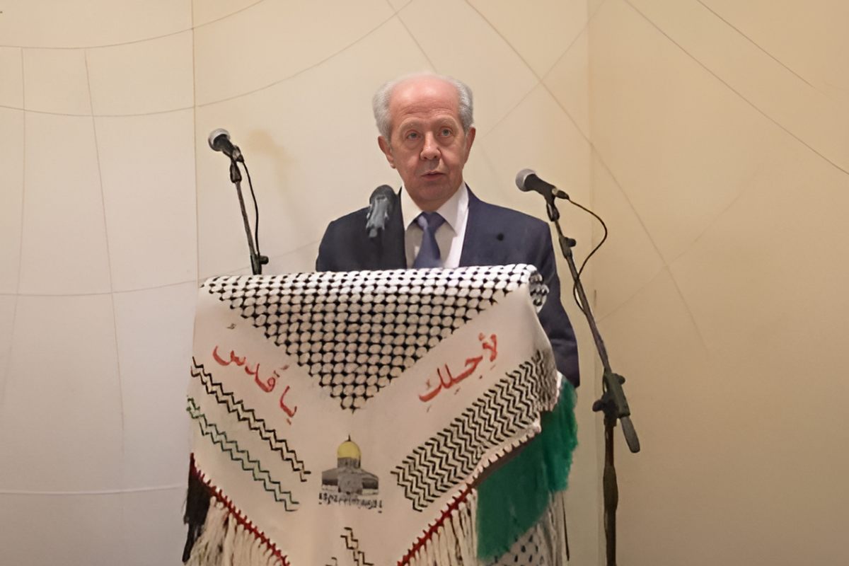 أبو ستة يؤكد ضرورة تعريف الأجيال بحق العودة الشرعي للاجئين الفلسطينيين