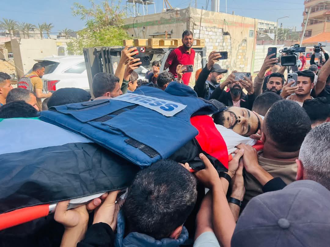 بعد اغتيال صحفي في مستشفى بخان يونس.. ارتفاع عدد الشهداء الصحفيين بقطاع غزة إلى 215