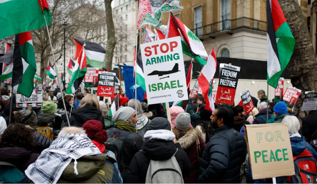 'Stop Arming Israel': Pro-Palestine Activists Disrupt UK business Secretary's Speech