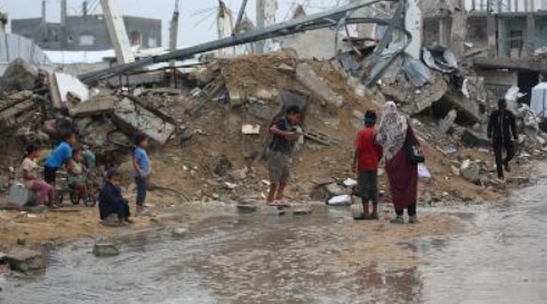 الدفاع المدني: الأمطار تغرق مخيمات غزة والنازحون بلا مأوى