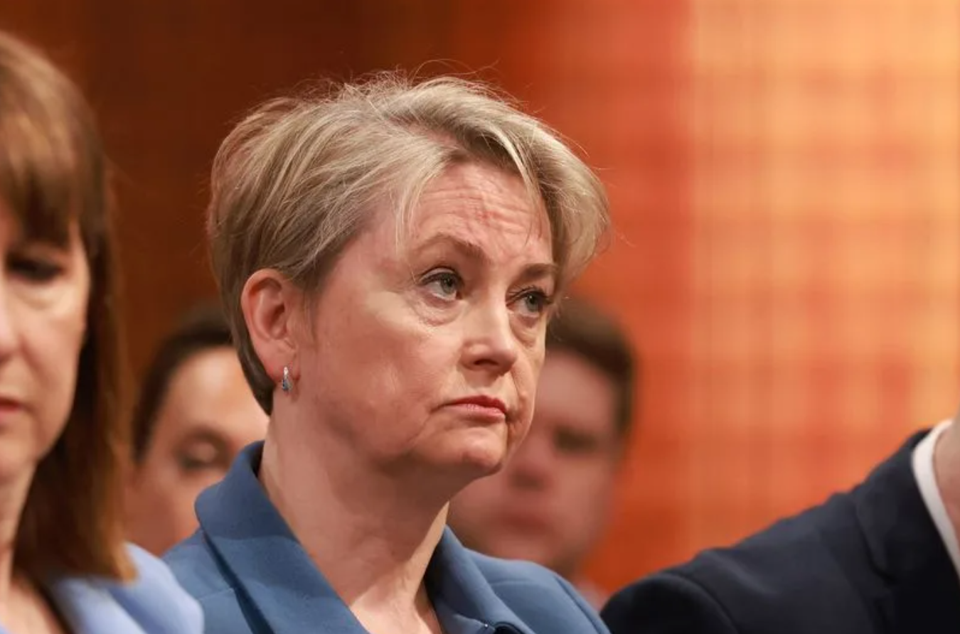 بريطانيا تضغط لفتح المعابر وتسهيل وصول الإغاثة إلى غزة دون قيود