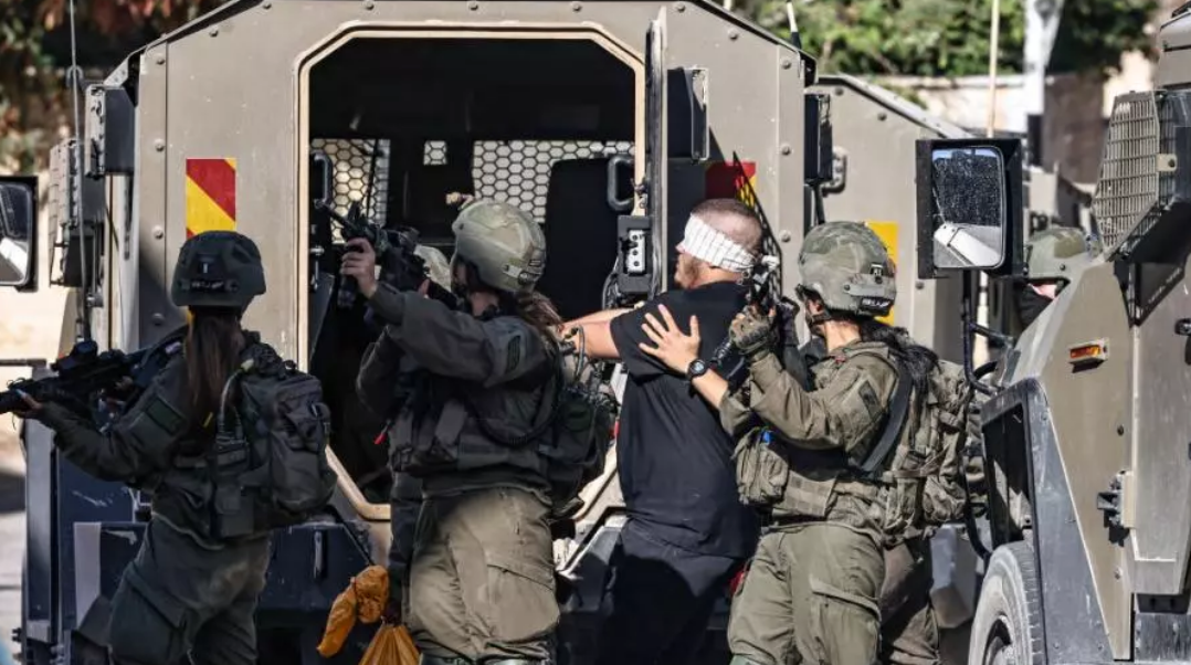 الاحتلال يطلق عملية عسكرية واسعة في الخليل ويحشد قوات كبيرة