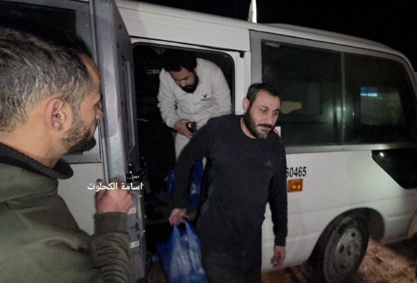 وصول 9 أسرى فلسطينيين إلى غزة بعد إفراج الاحتلال عنهم