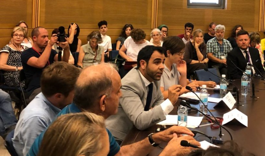 استقالتان من 