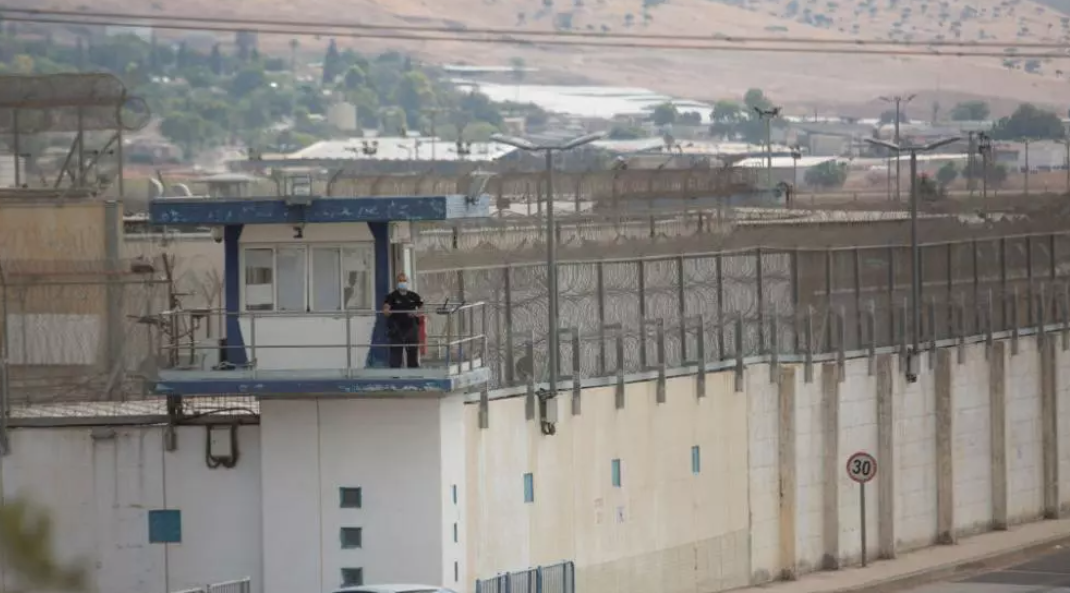 هيئة شؤون الأسرى: الاحتلال يواصل التعذيب والتنكيل بالأسرى الفلسطينيين