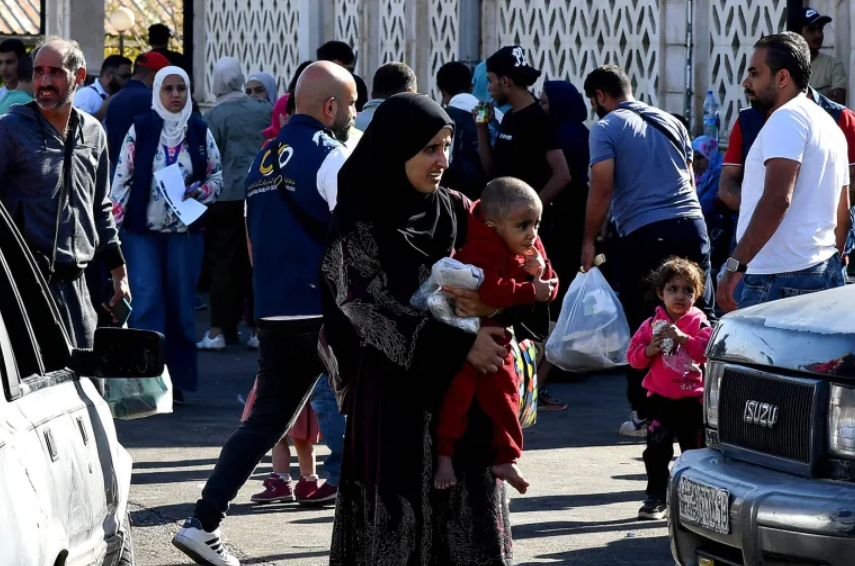نزوح متزايد وعودة عكسية في المخيمات الفلسطينية بلبنان وسط اتهامات بتقصير 
