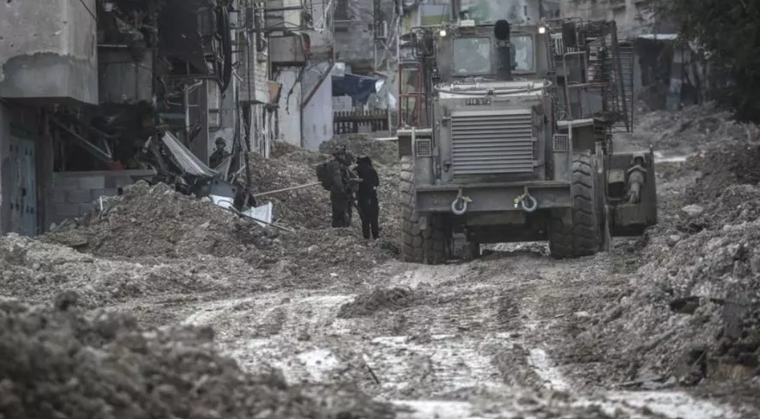 الاحتلال يواصل عدوانه على مخيمات جنين وطولكرم بالضفة الغربية