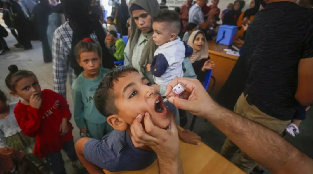 الأونروا: شلل الأطفال لا يزال منتشرًا في قطاع غزة