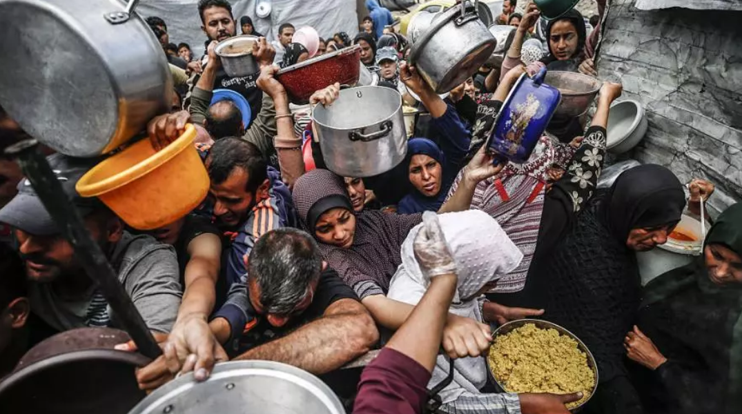 نيويورك تايمز: الحصار الإسرائيلي يطحن غزة
